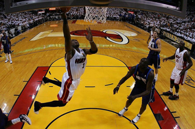 NBA前瞻：独行侠VS湖人 东契奇战旧主
